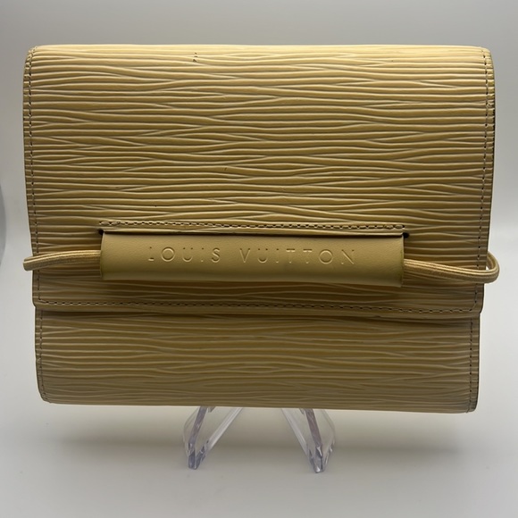 Louis Vuitton Handbags - Louis Vuitton Wallet